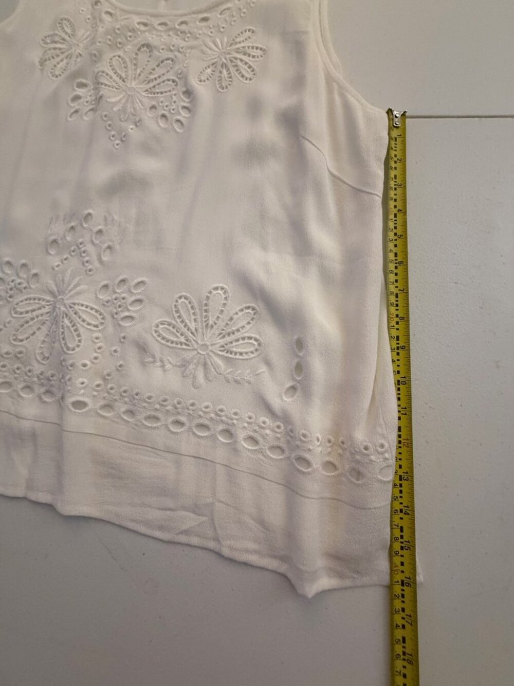 NEW Skies are Blue, Sanderson Embroidery Detail Top Shell, White, 2X - Picture 9 of 10